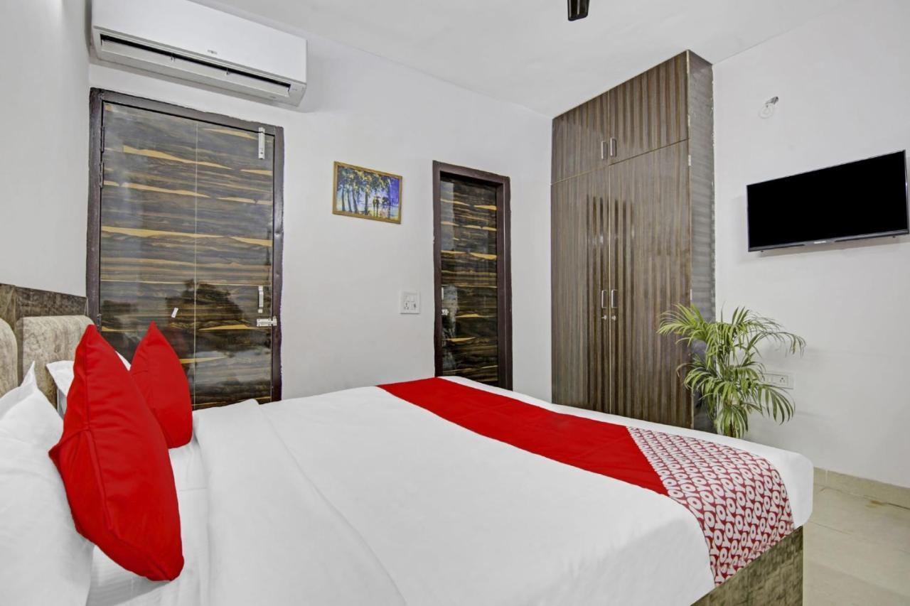 Hotel Green Olive Нью-Дели Экстерьер фото