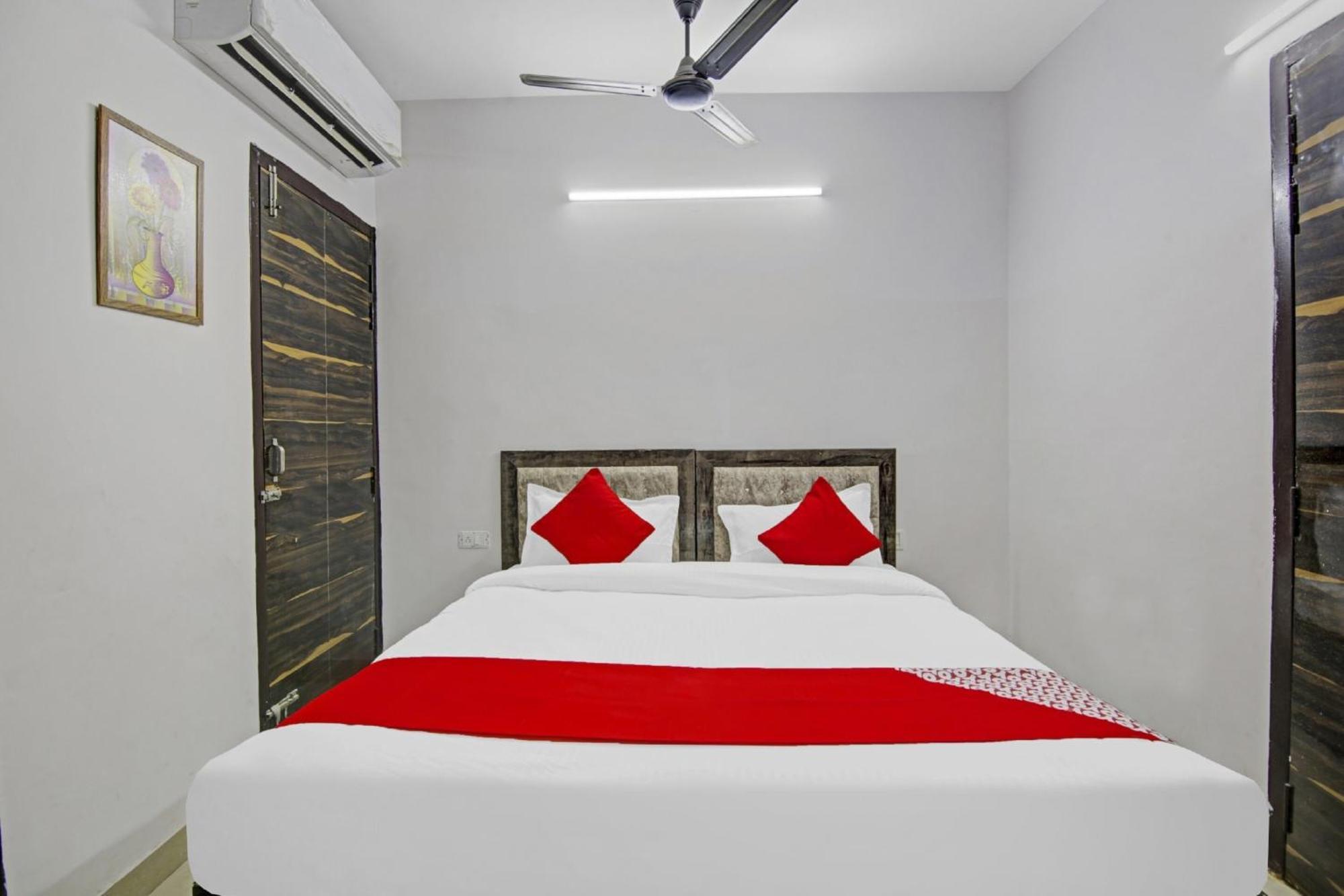 Hotel Green Olive Нью-Дели Экстерьер фото