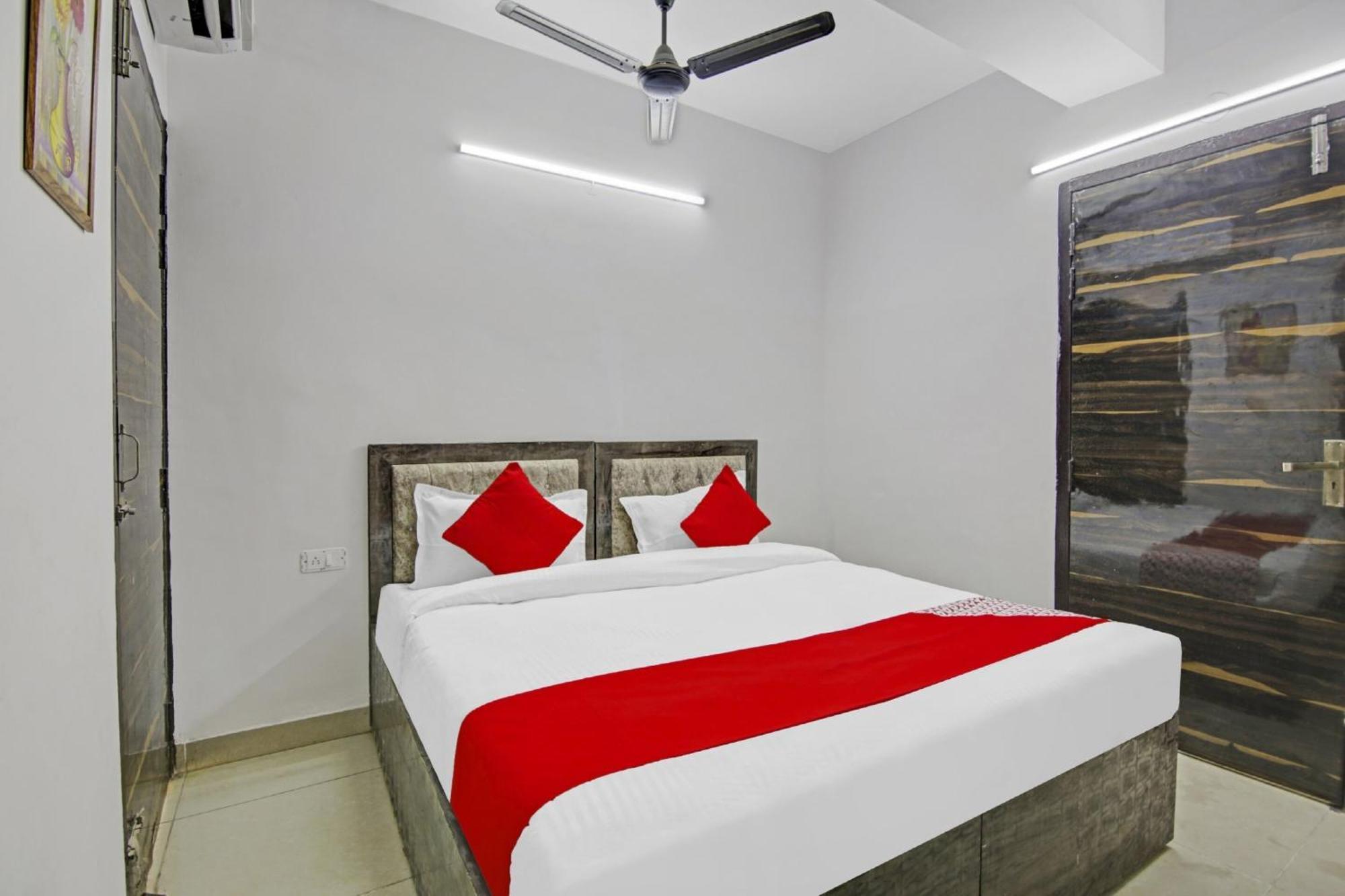 Hotel Green Olive Нью-Дели Экстерьер фото