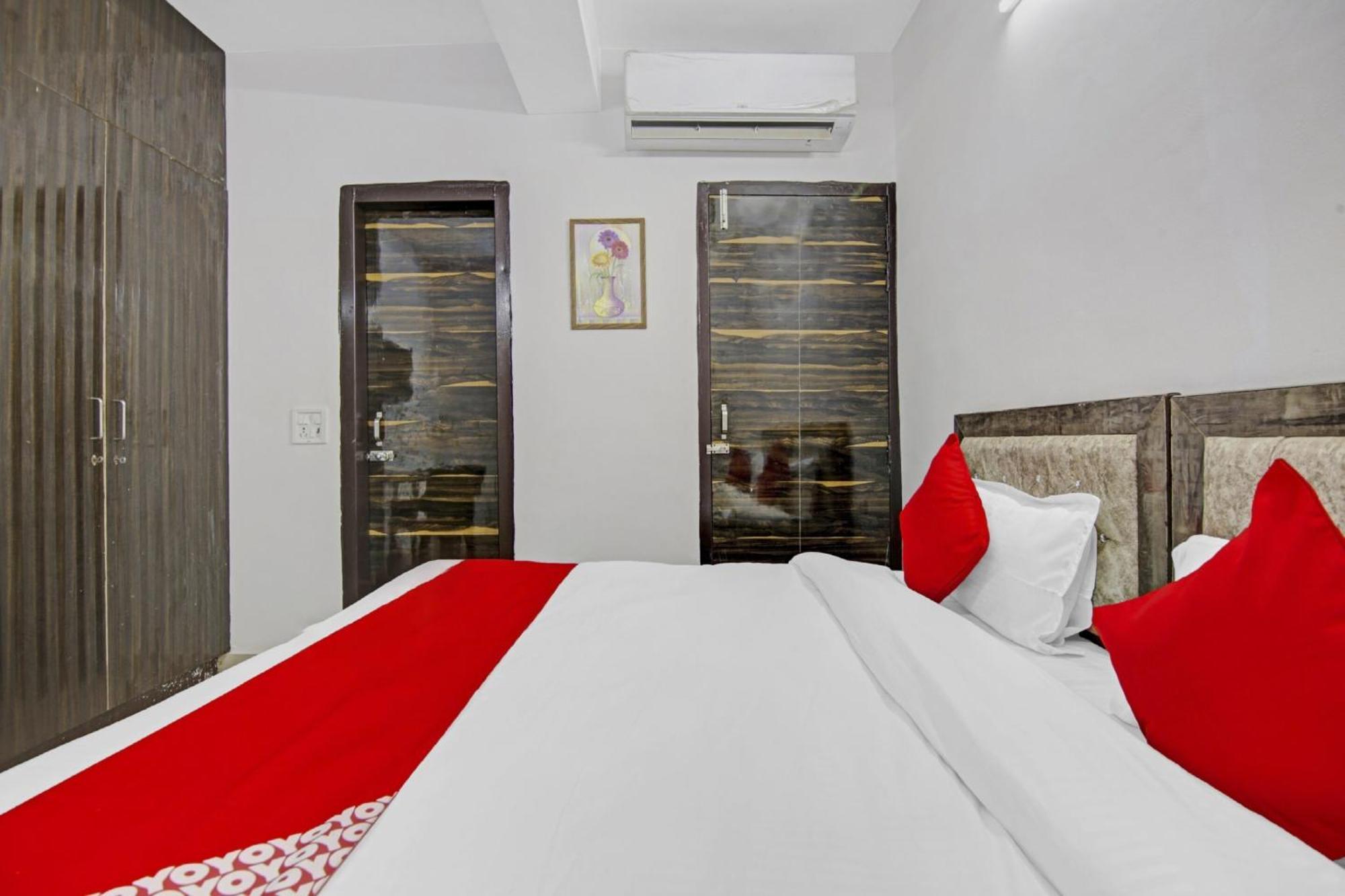 Hotel Green Olive Нью-Дели Экстерьер фото