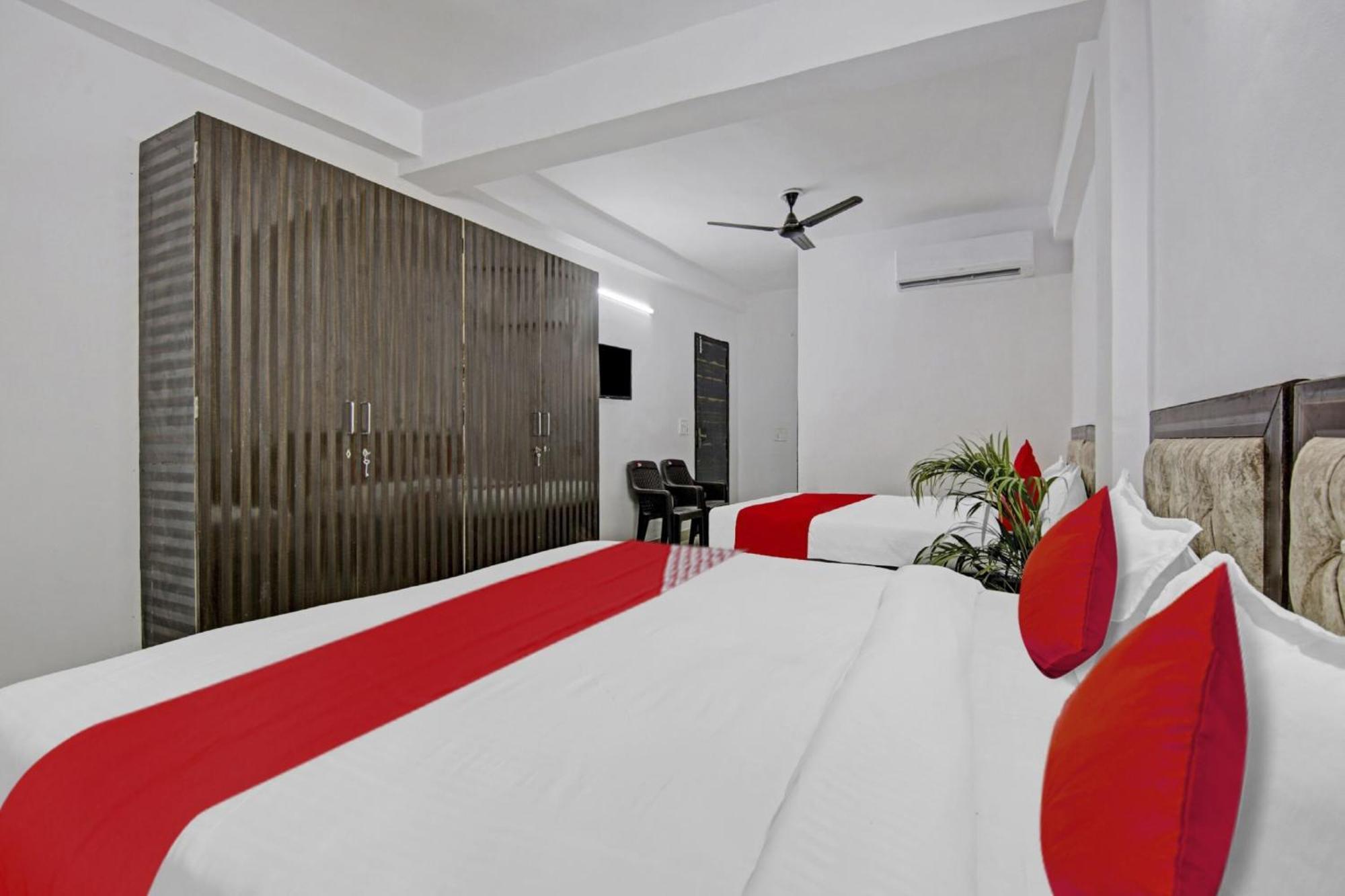 Hotel Green Olive Нью-Дели Экстерьер фото