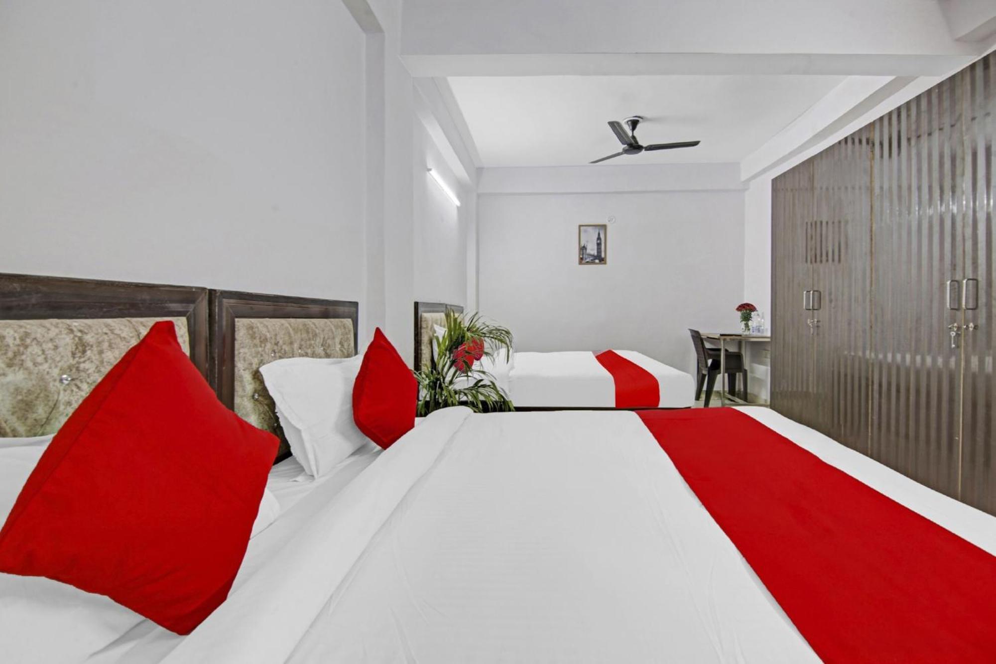 Hotel Green Olive Нью-Дели Экстерьер фото