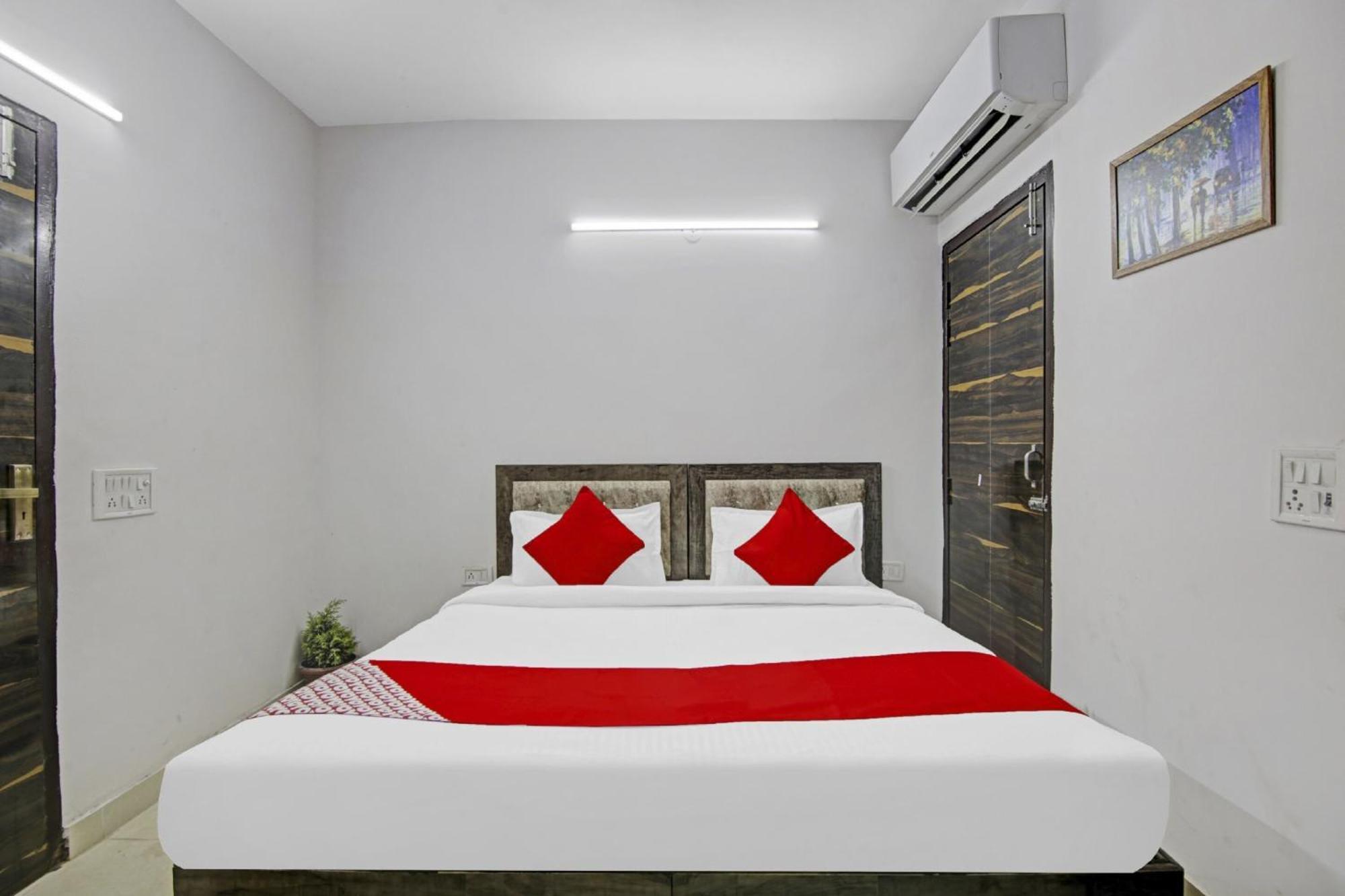 Hotel Green Olive Нью-Дели Экстерьер фото