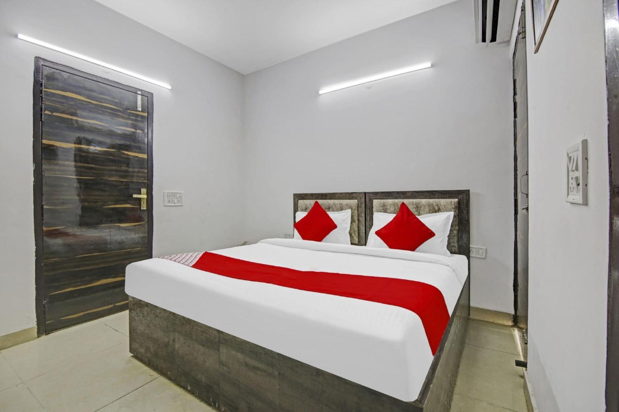 Hotel Green Olive Нью-Дели Экстерьер фото
