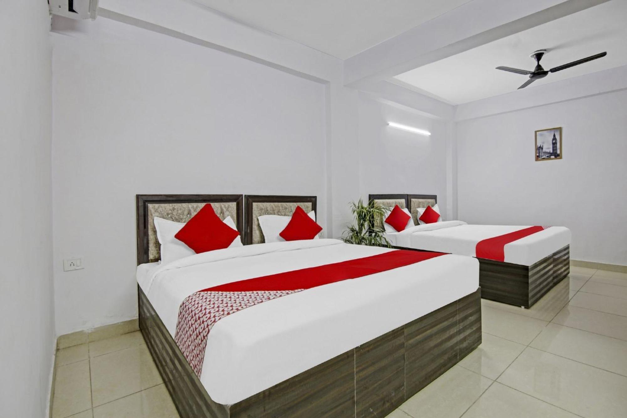 Hotel Green Olive Нью-Дели Экстерьер фото